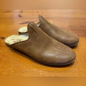 Barely worn chocolate brown leather Sabah slides size 39